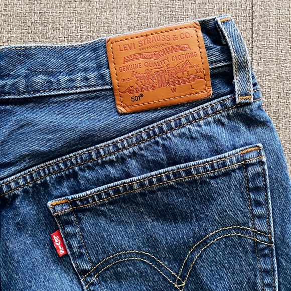 Levi’s Cutoff 501 Dark Wash - Picture 9 of 10